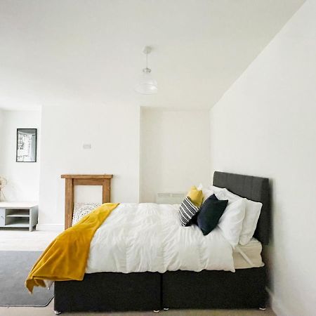 Pittville Studios - By Suitely เชลเทนแฮม ภายนอก รูปภาพ