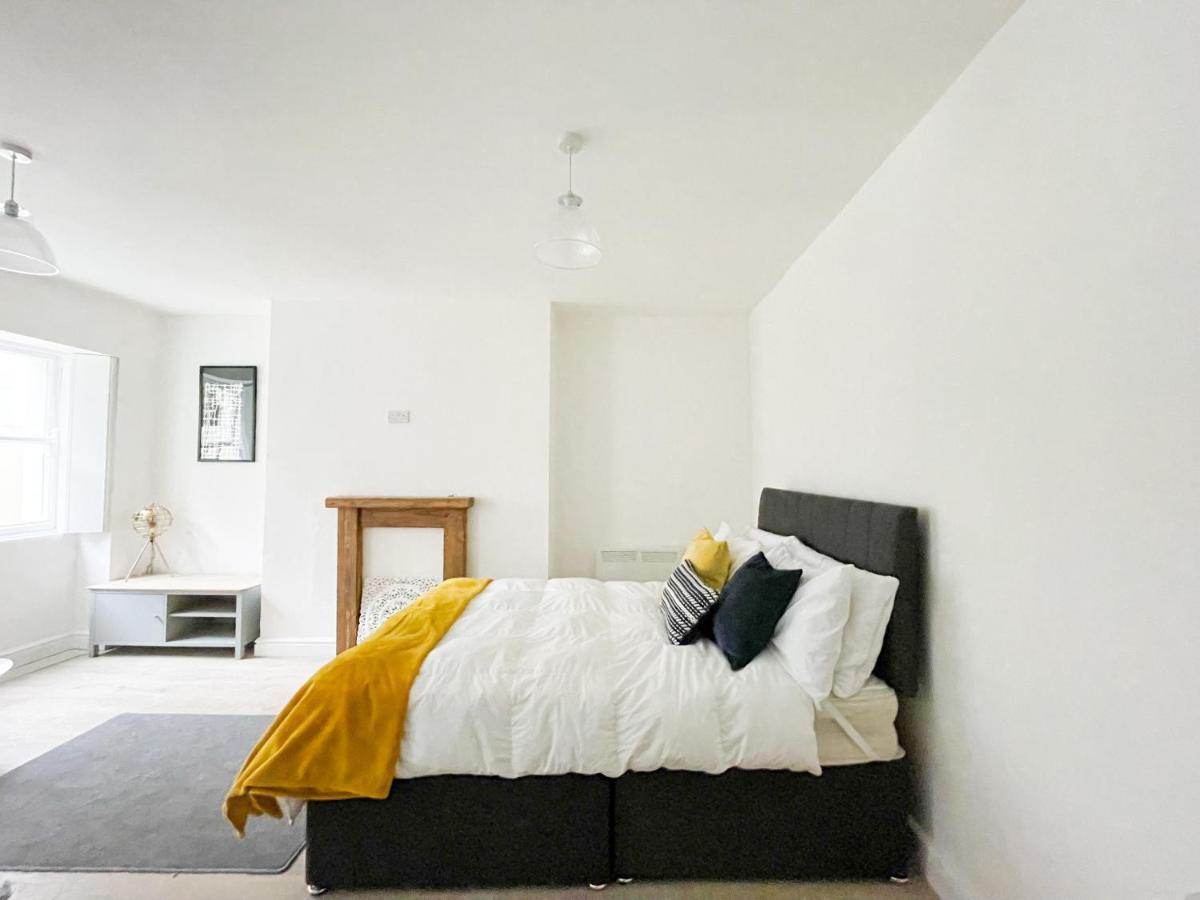 Pittville Studios - By Suitely เชลเทนแฮม ภายนอก รูปภาพ